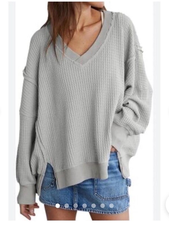 American Eagle Outfitters Sweaters - American Eagle Outfitters Gray V-Neck Waffle Knit Pullover